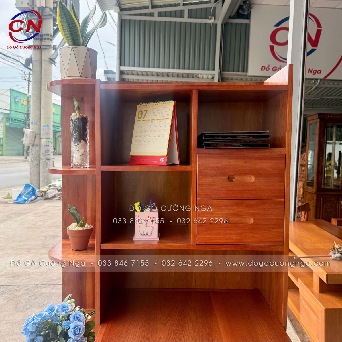 bàn làm việc gỗ xoan dào 1m6 kèm kệ hiện đại