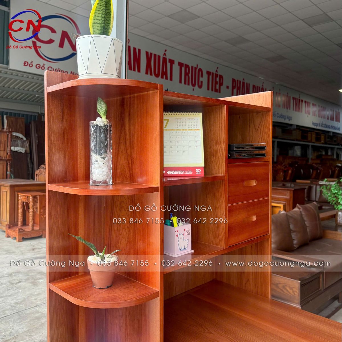 bàn làm việc gỗ xoan dào 1m6 kèm kệ hiện đại