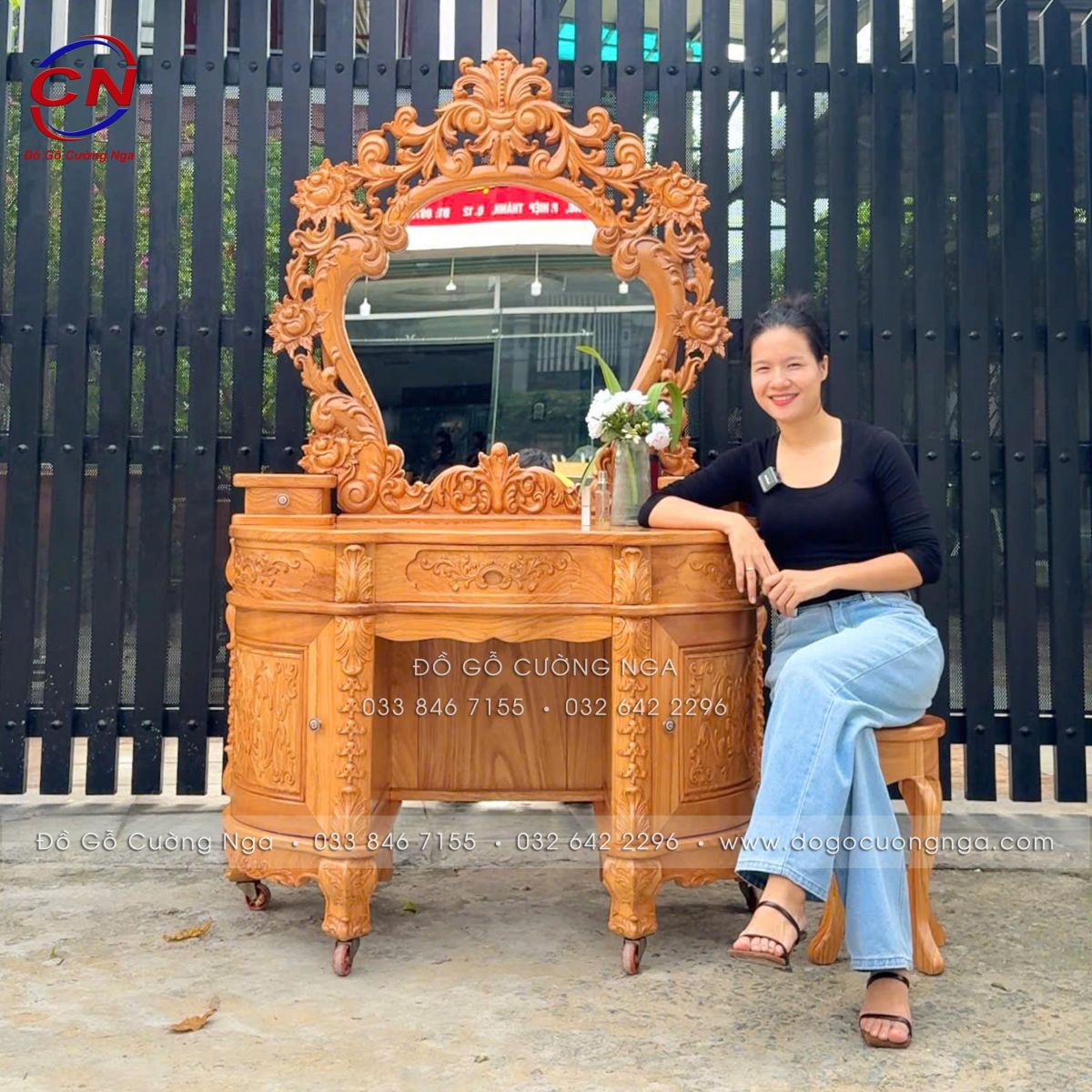 ban trang diem go go do mau hoang gia