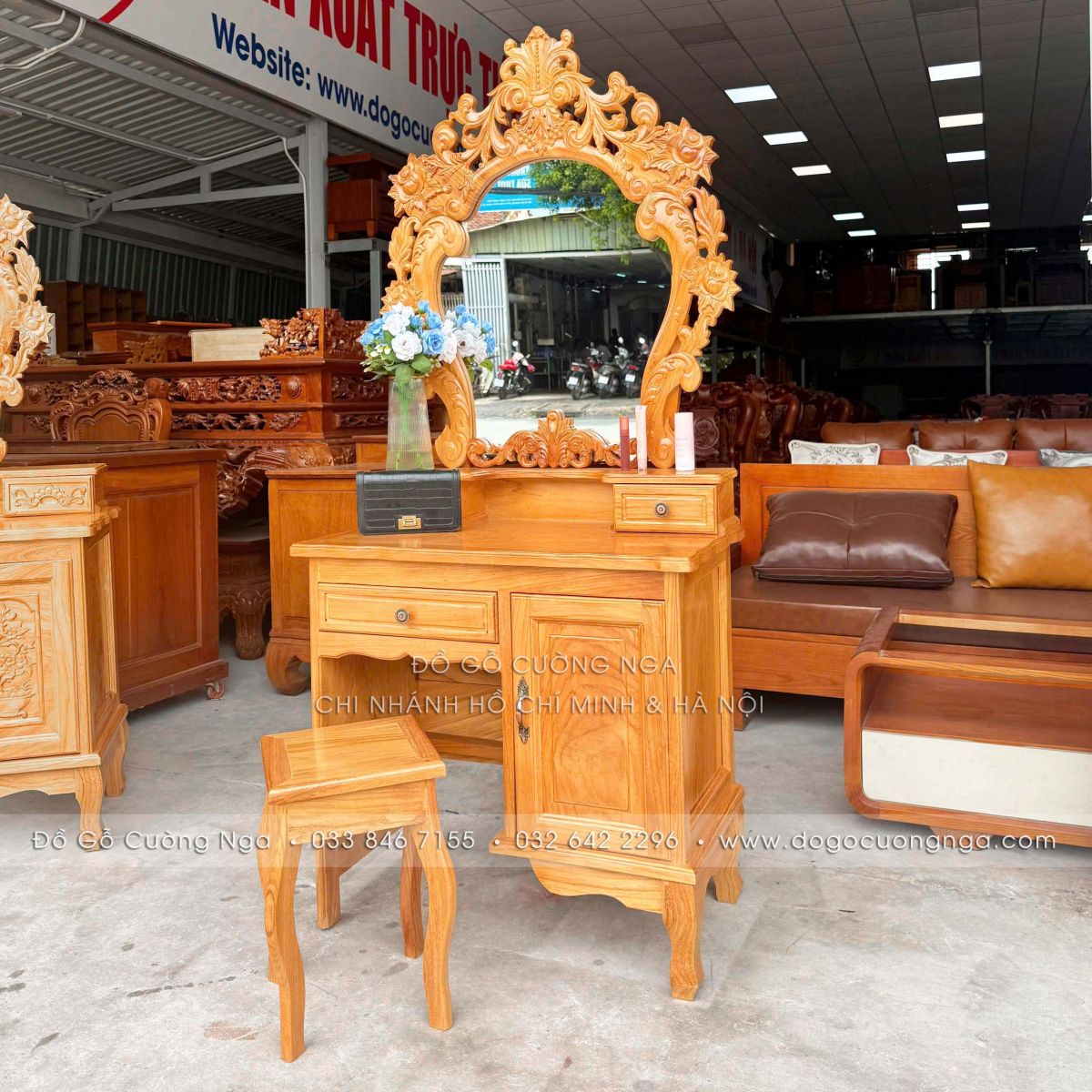 ban trang diem go go do  tan co dien