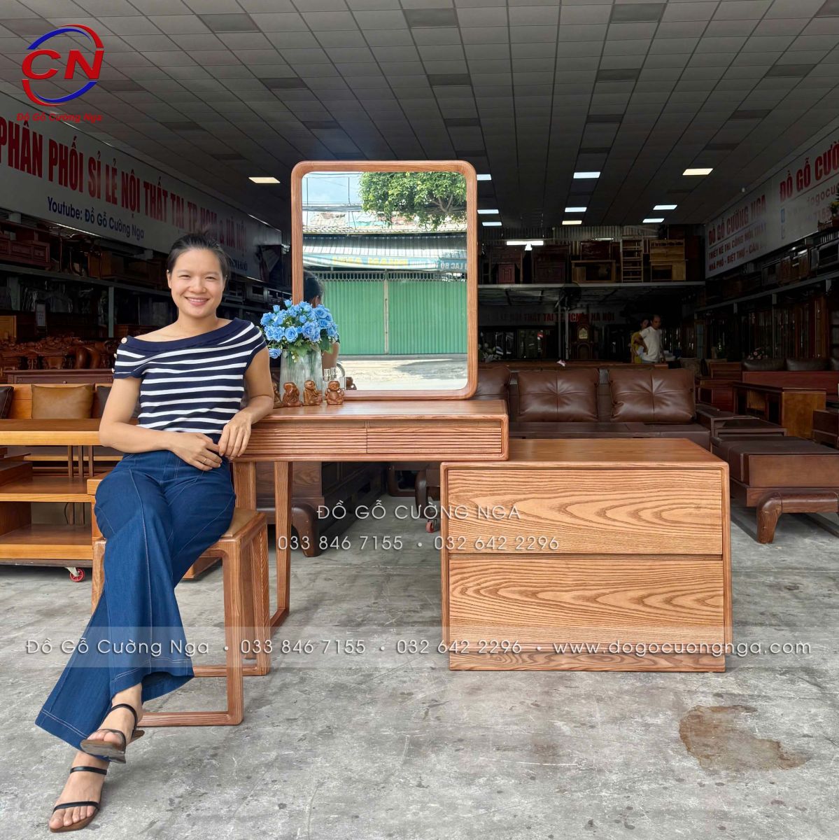 Bàn trang điểm gỗ Sồi Nga hiện đại