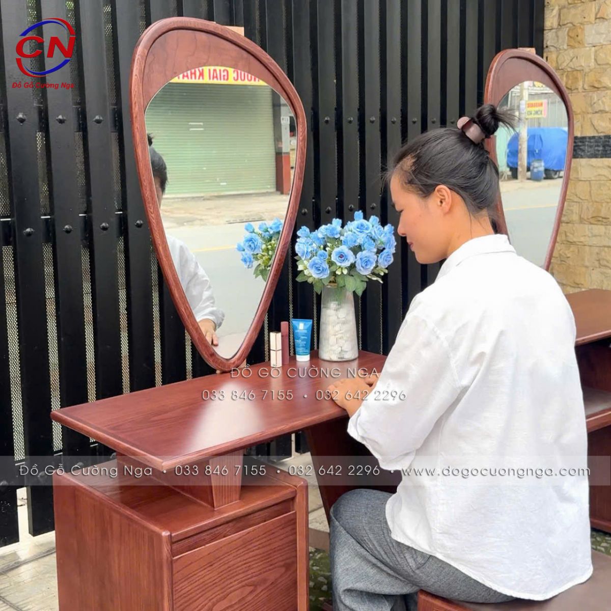 Bàn Trang Điểm Gỗ Sồi Màu Óc Chó Gương Giọt Nước