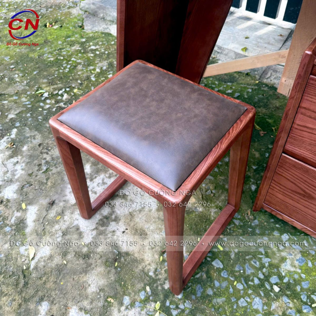 Bàn Trang Điểm Gỗ Sồi Màu Óc Chó Gương Giọt Nước