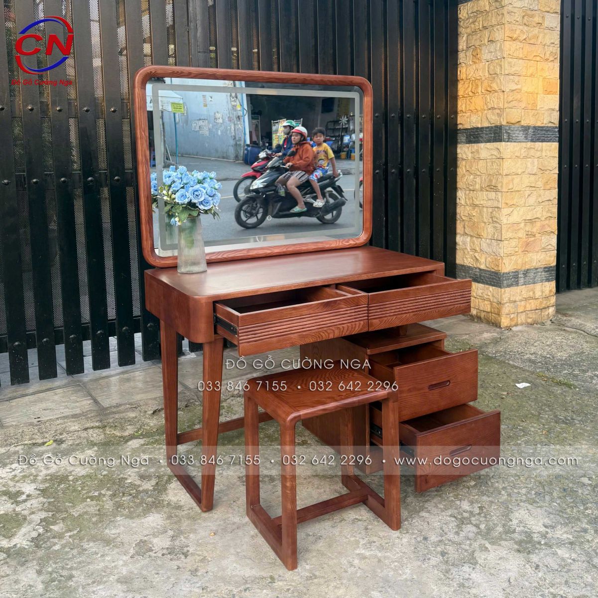 bàn trang điểm gỗ Sồi Nga màu Óc Chó gương LED cảm ứng