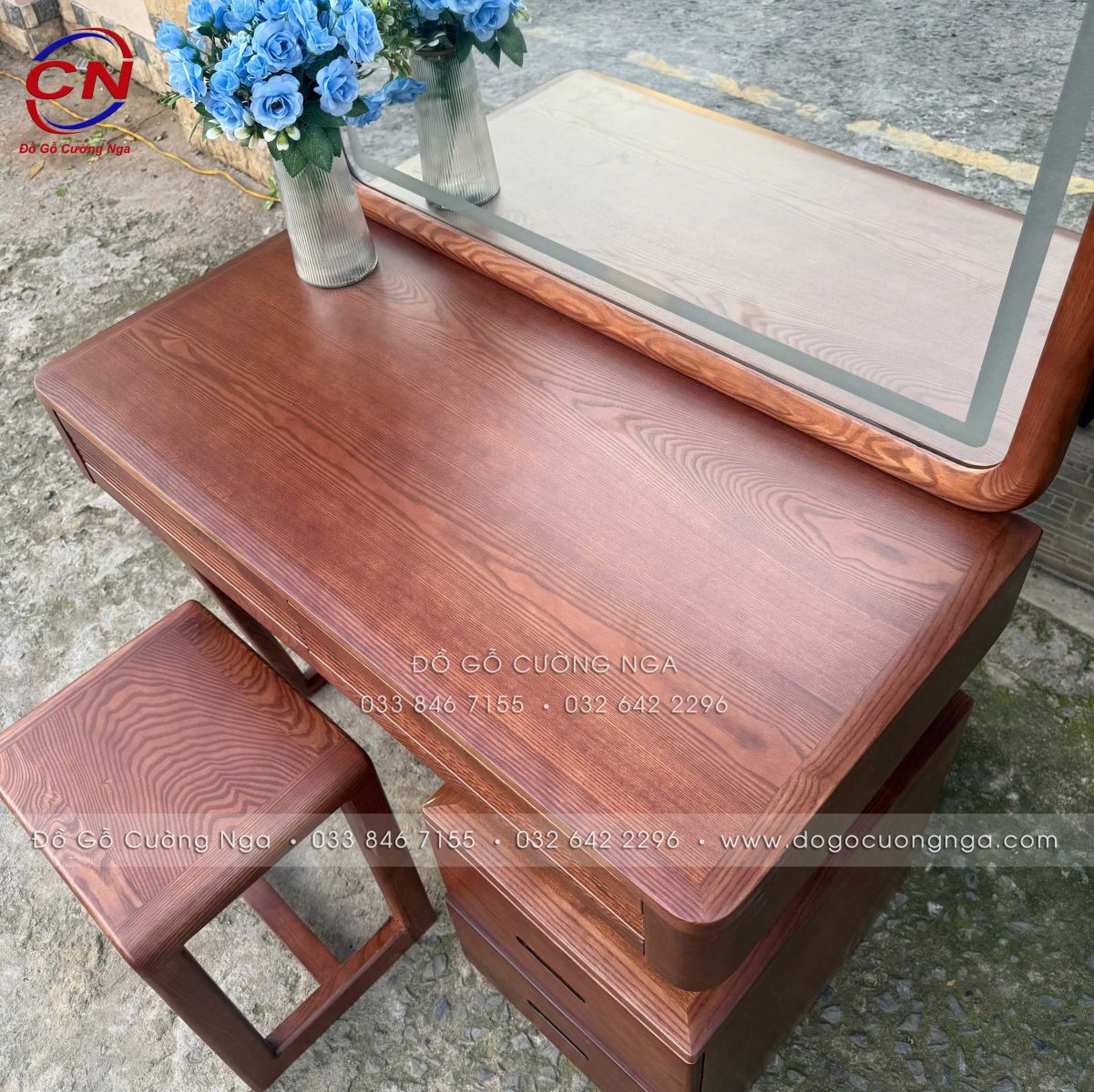 bàn trang điểm gỗ Sồi Nga màu Óc Chó gương LED cảm ứng