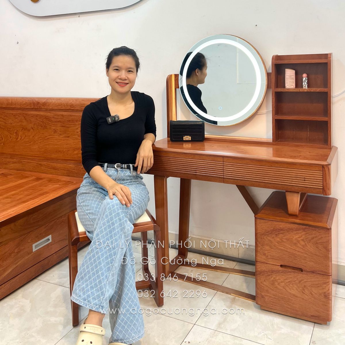 ban-trang-diem-go-huong-da