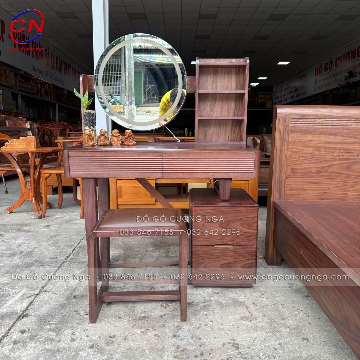 bàn trang điểm gỗ óc chó