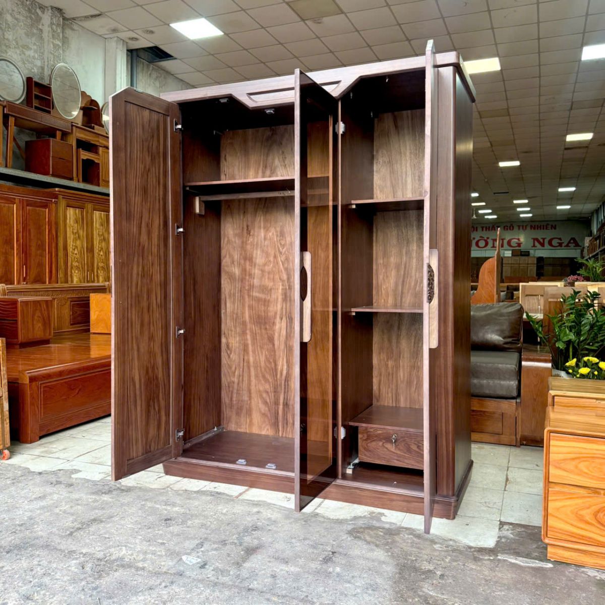 Tủ Áo Gỗ Óc Chó 3 Cánh Phối Kính 
