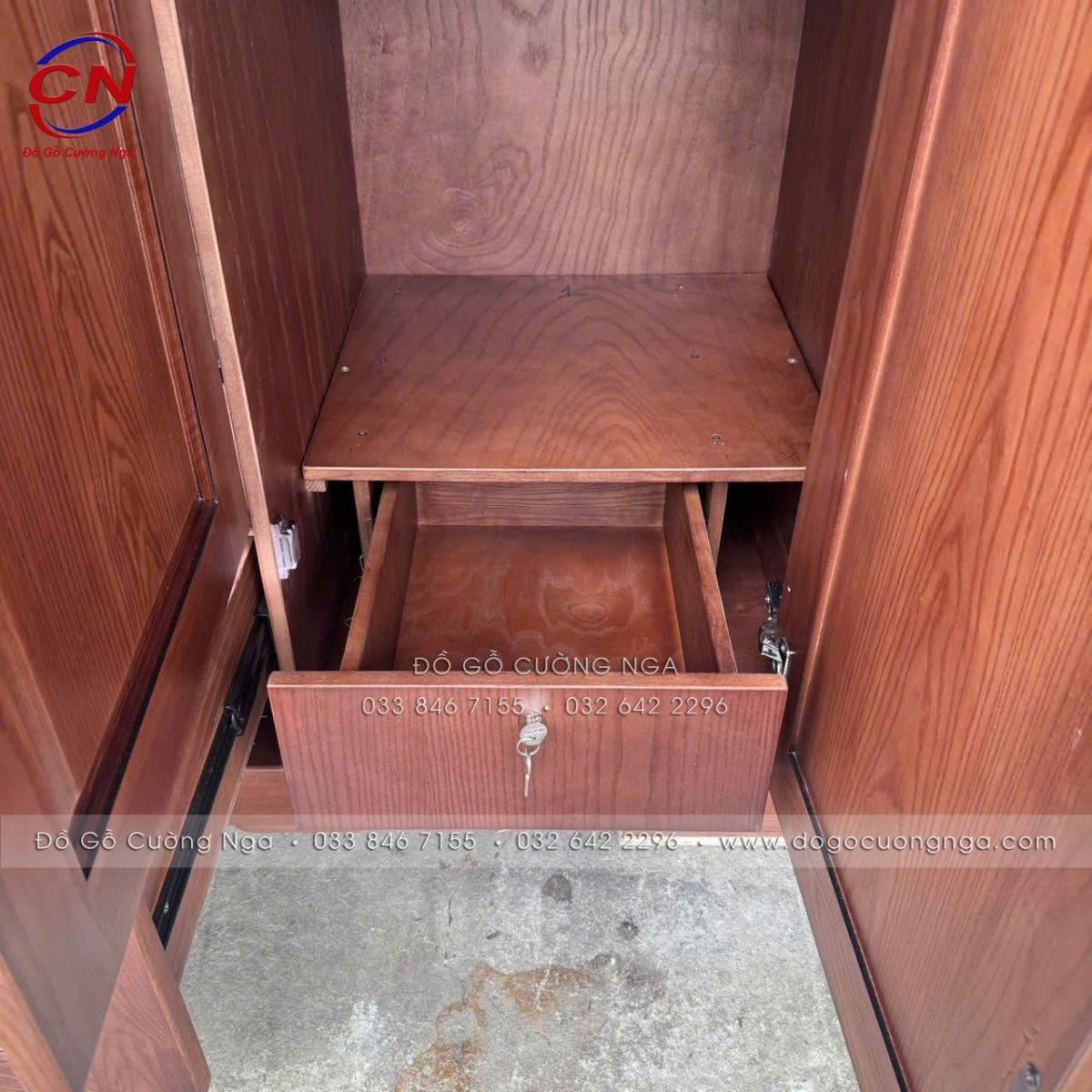 Tủ Áo Gỗ Sồi Nga Màu Óc Chó 4 Cánh Sơn Inchem, Bản Lề Giảm Chấn