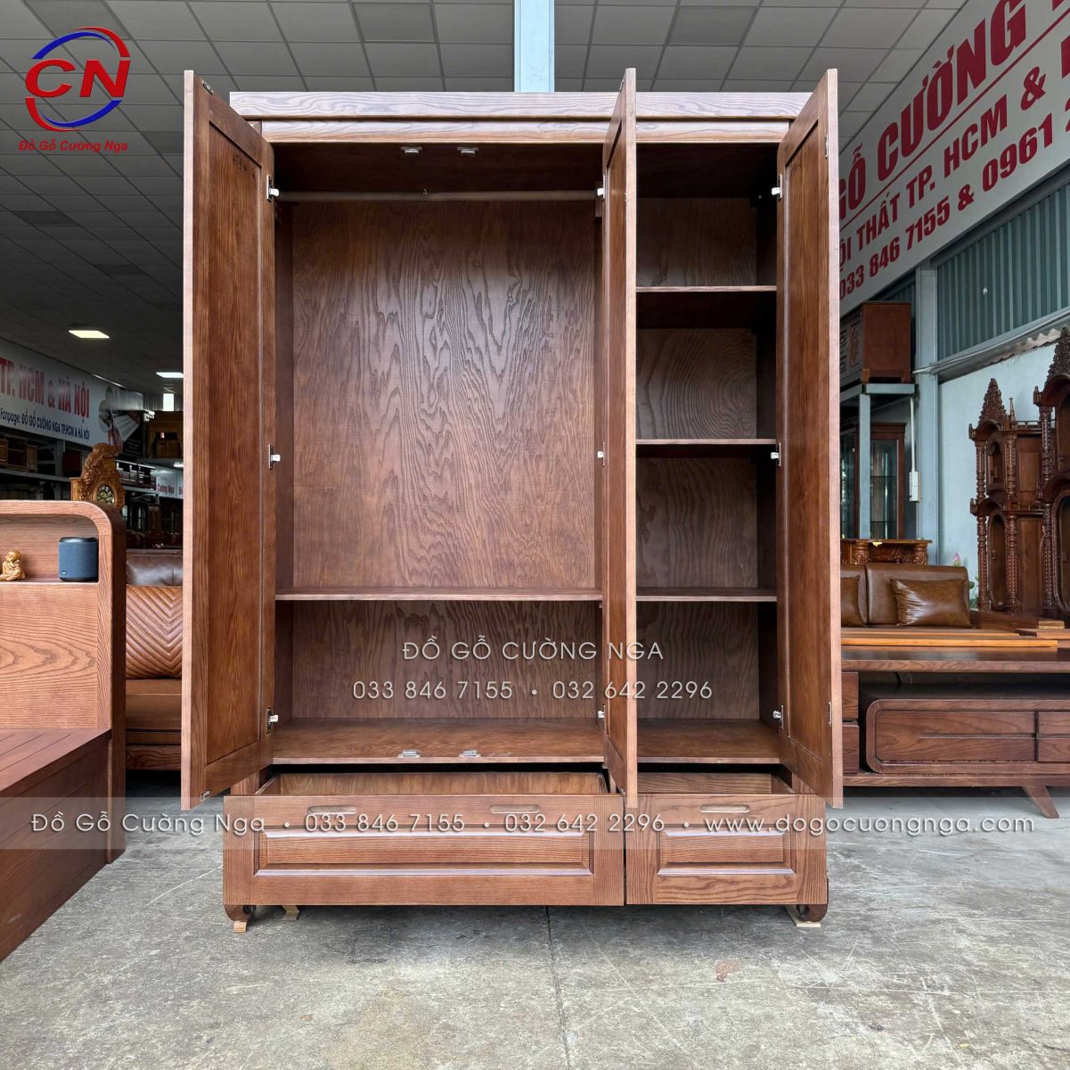 bên trong tủ áo gỗ sồi 3 cánh màu óc chó