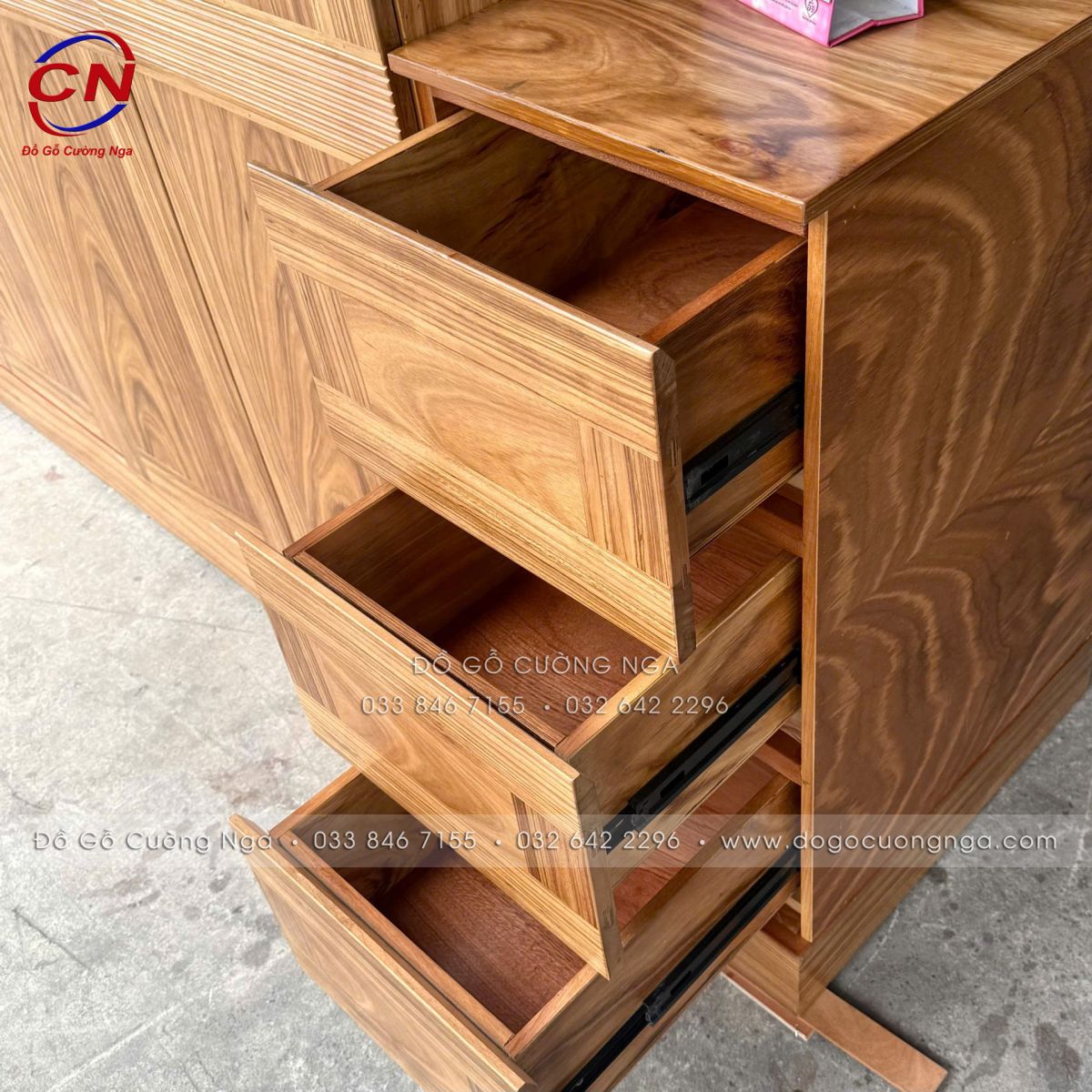 Tủ Quần Áo Gỗ Hương Xám 4 Cánh Kèm Góc Trang Trí