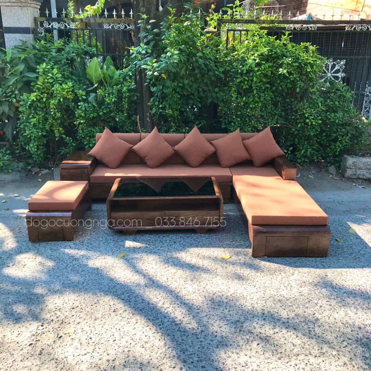 Cơ sở Đồ Gỗ Cường Nga Showroom 1 : 496 Lê Văn Khương ; P Thới An ; Q12 ; TP HCM Showroom 2 : 516 Lê Văn Khương ; P Thới An ; Q12 ; TP HCM Xưởng sx 1 : 95a ; Ta11 Gần Đường Lê Thị Riêng , P Thới An , Quận 12 , TP HCM Xưởng sx 2 : 64/4 Đường Ta11, P Thới An , Quận 12 , Tp Hcm Điện thoại : 033 846 7155 Ms Nga