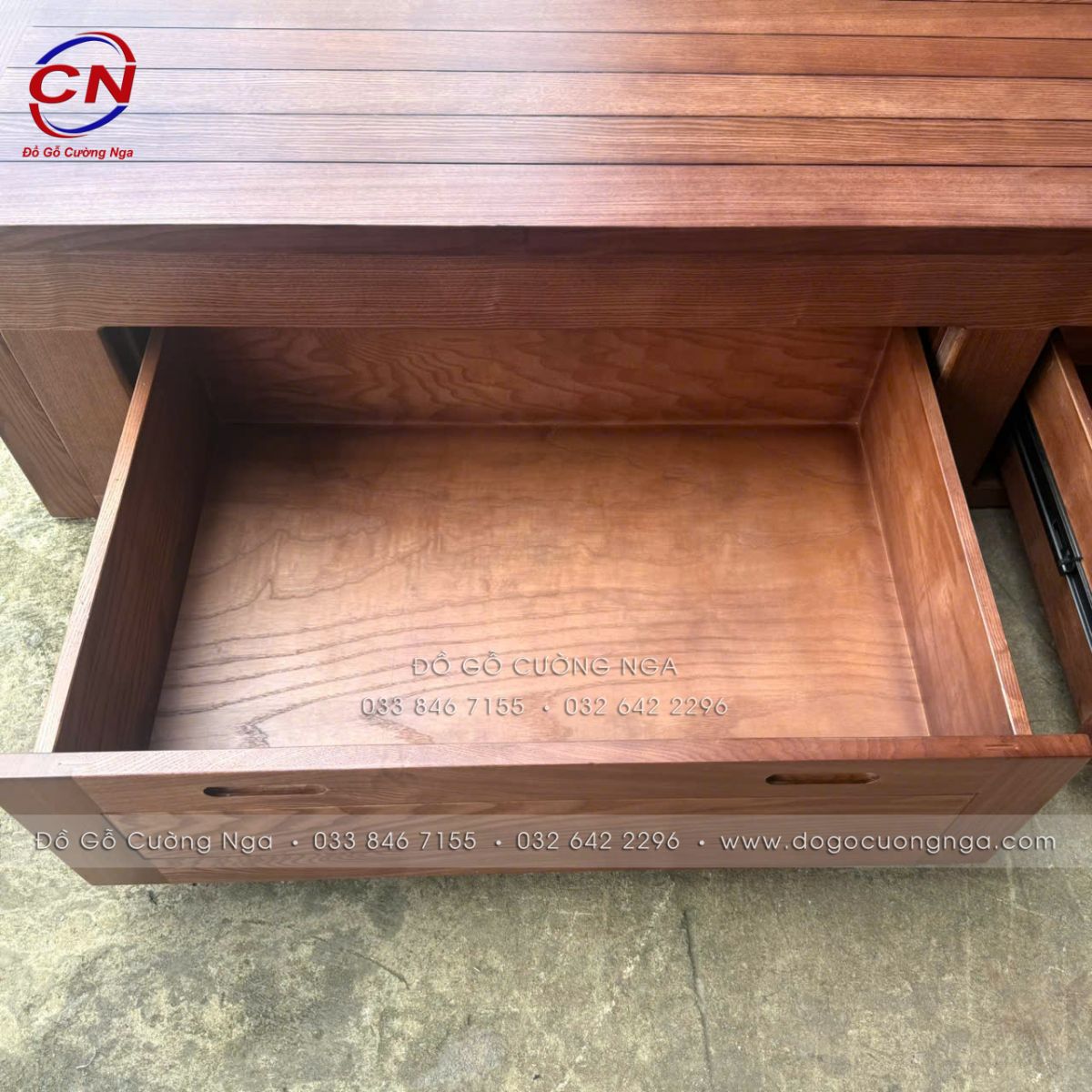 Giường Ngủ Gỗ Sồi Nga Màu Óc Chó Vuông 2 Ngăn Kéo