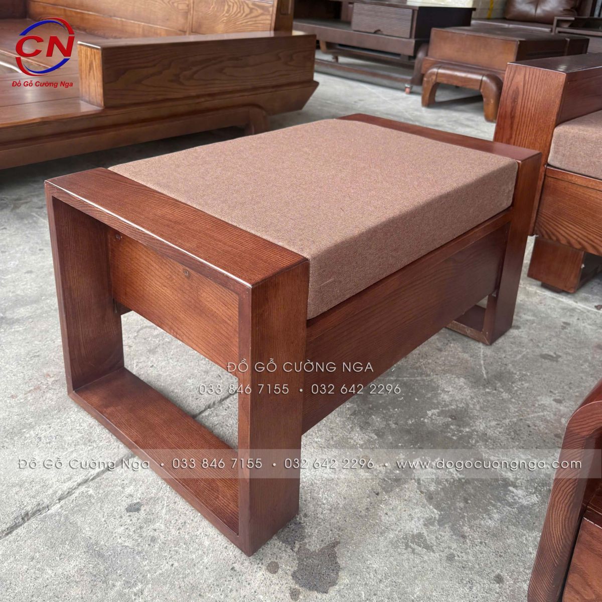 sofa văng 2m3 gỗ sồi màu óc chó kèm nệm vải