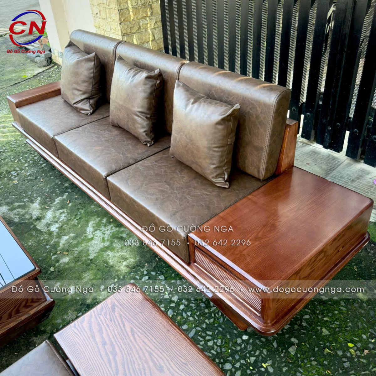 Sofa Văng Gỗ Sồi Nga Chân Thuyền Màu Óc Chó Kèm Nệm Cao Cấp