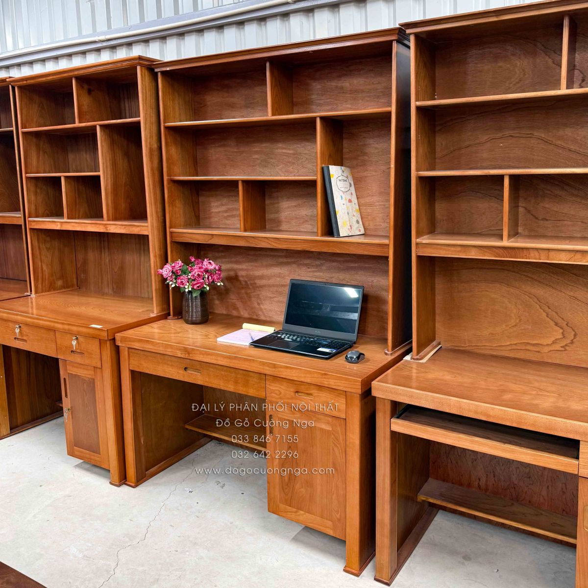 Bàn học sinh gỗ xoan đào kèm giá sách 