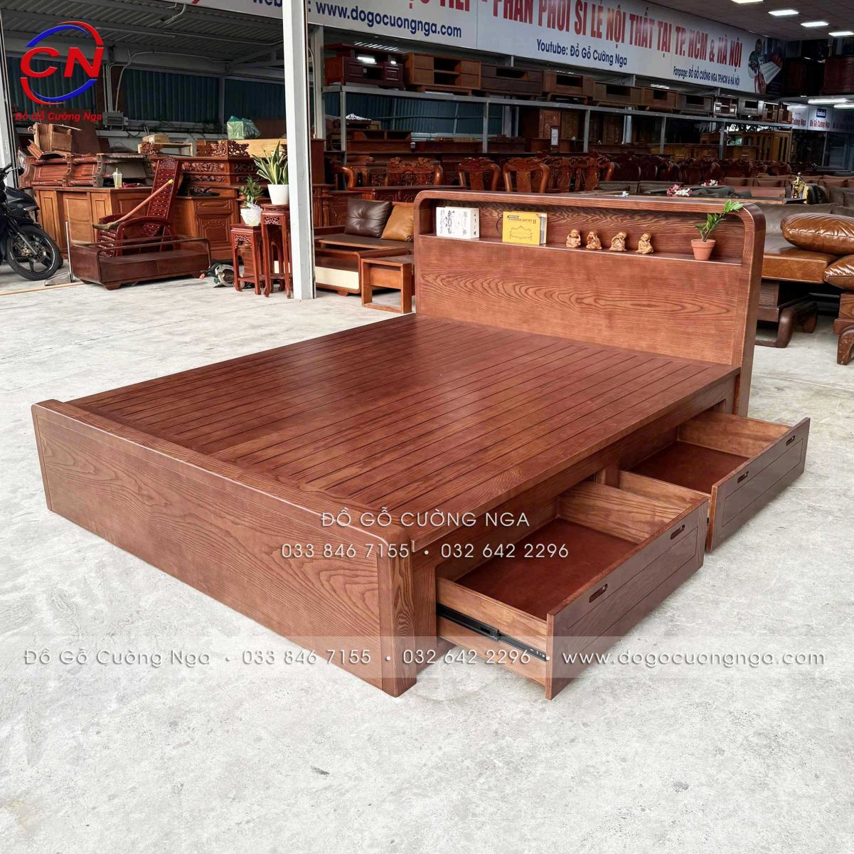giường ngủ gỗ sồi màu óc chó 2 ngăn kéo kèm kệ đầu giường (góc nghiêng)