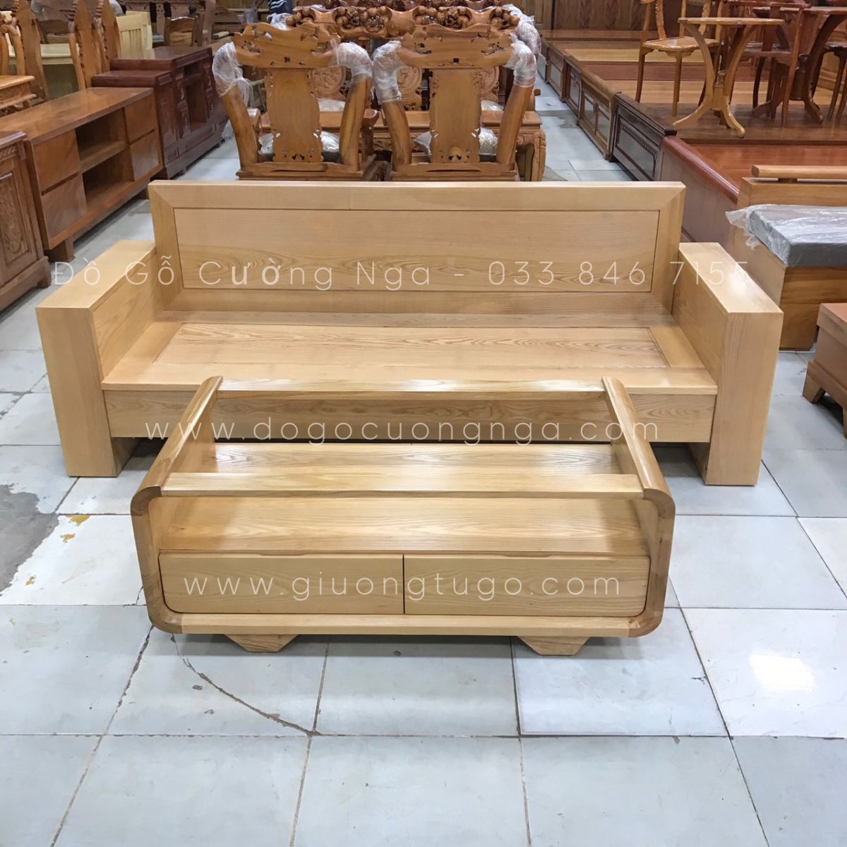Sofa gỗ Sồi Nga đem lại vẻ đẹp tự nhiên cho phòng khách gia đình