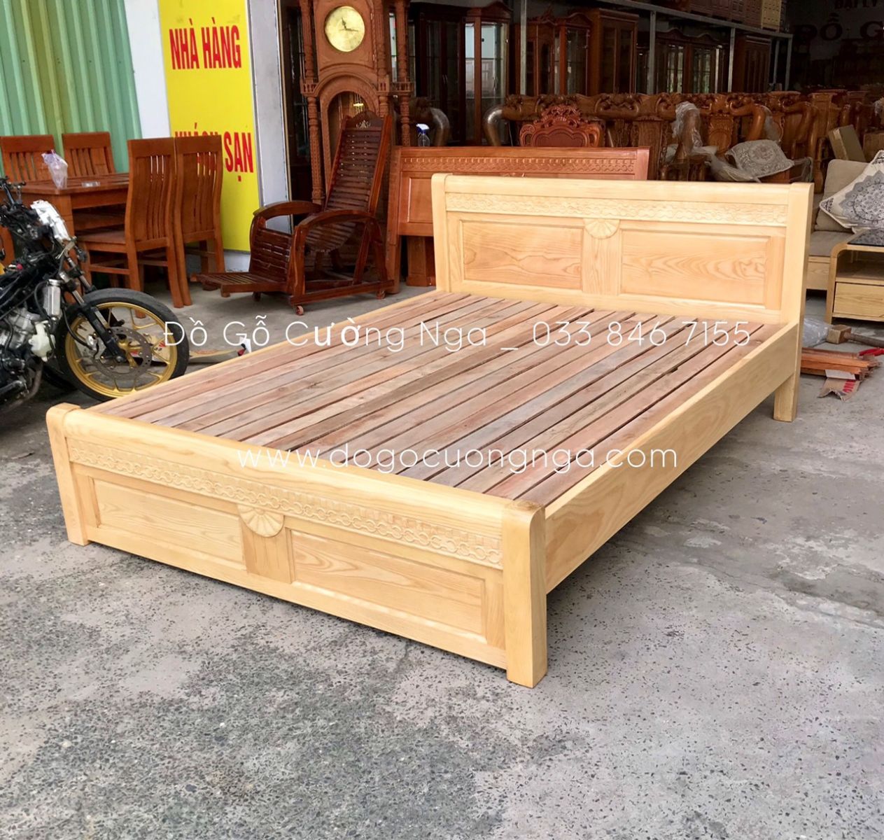 Giường gỗ sồi nga hiện đại