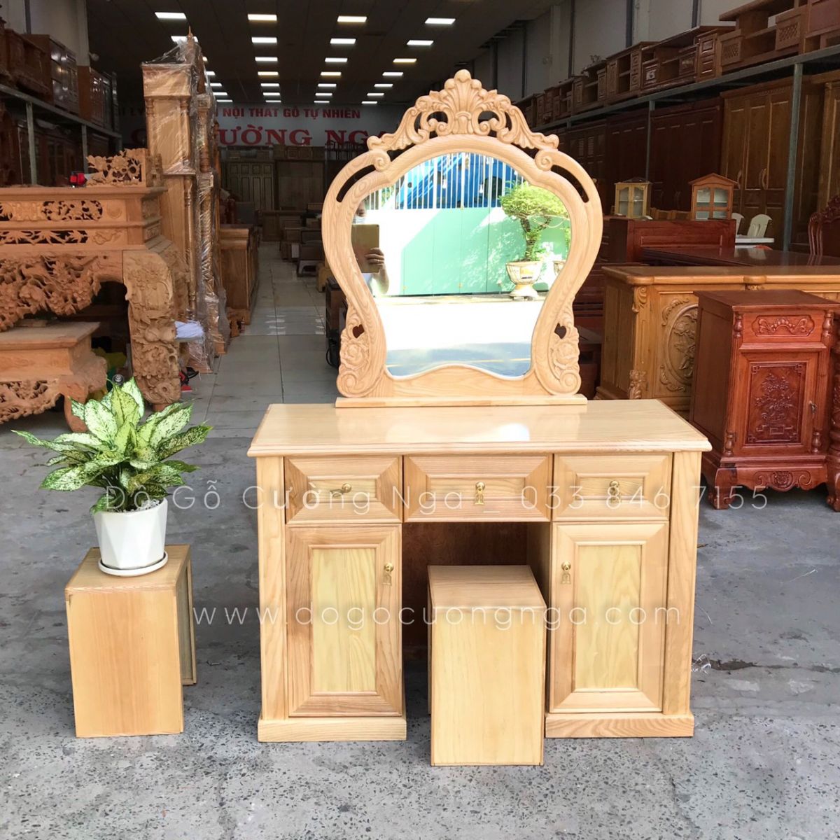 Bàn trang diểm gỗ sồi nga 80 cm