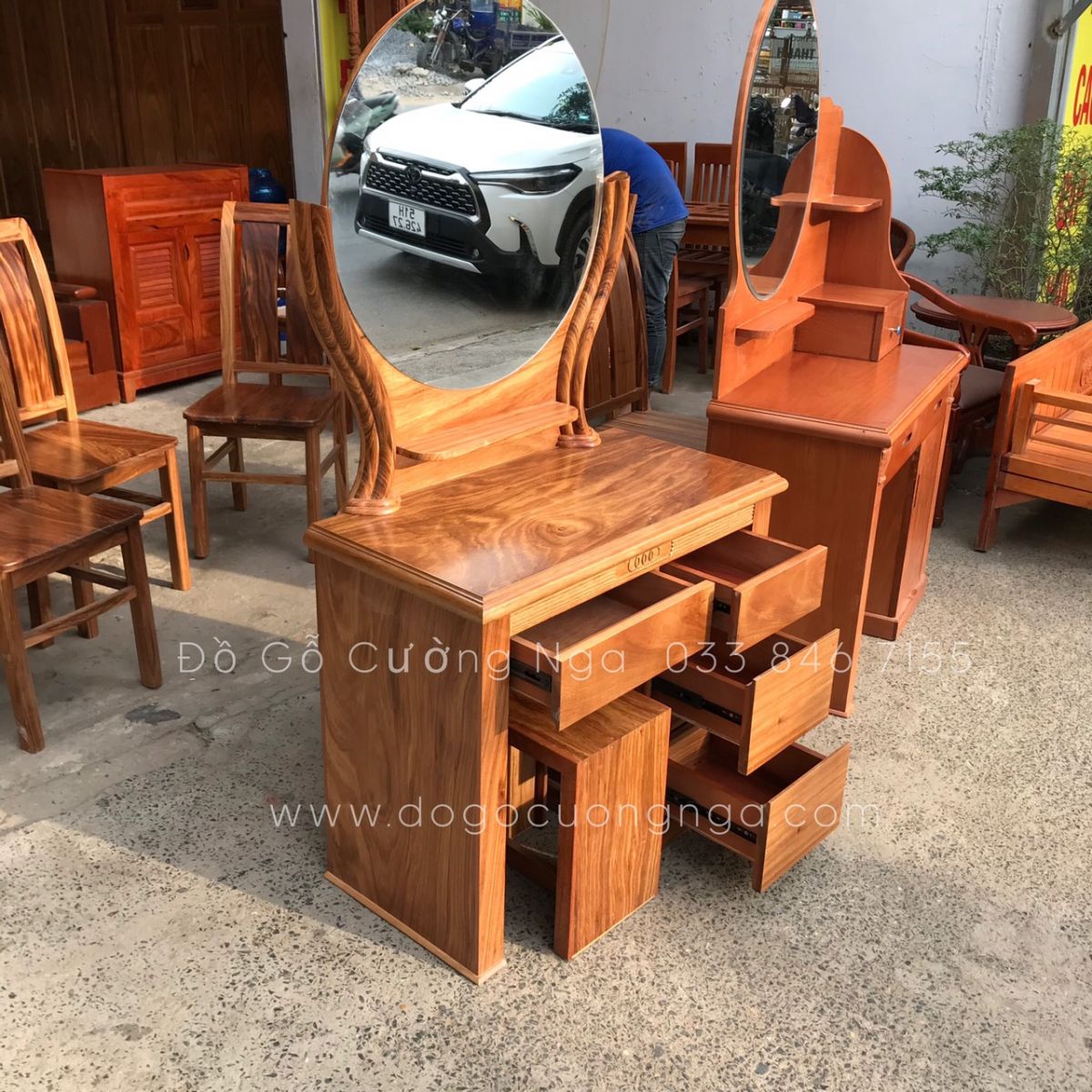Bàn trang điểm gỗ hương xám