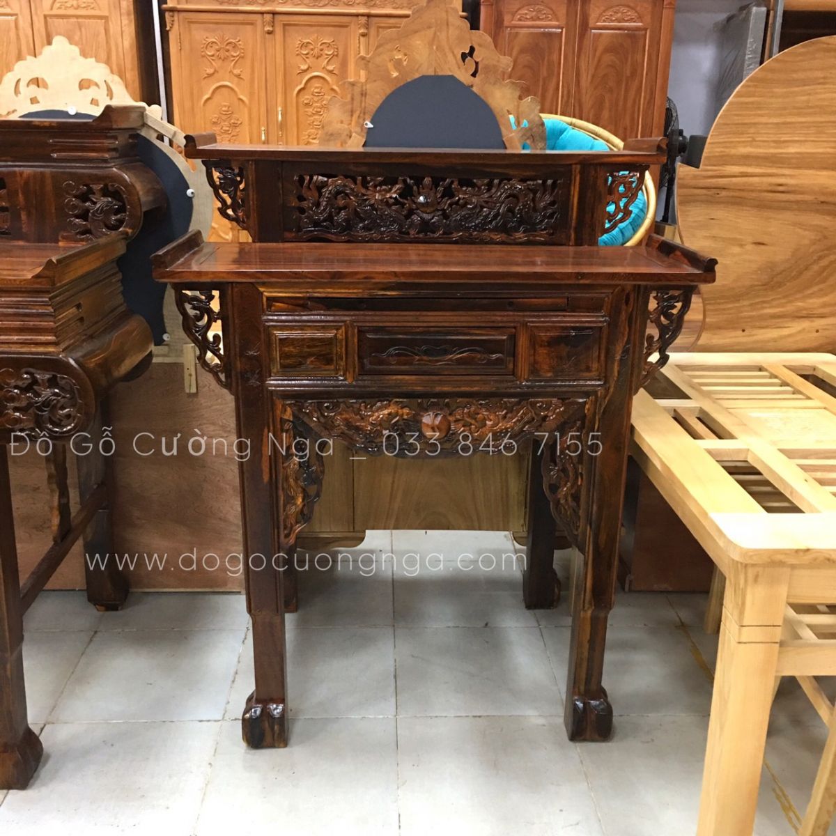 Bàn thờ gia tiên gỗ muồng mẫu diềm