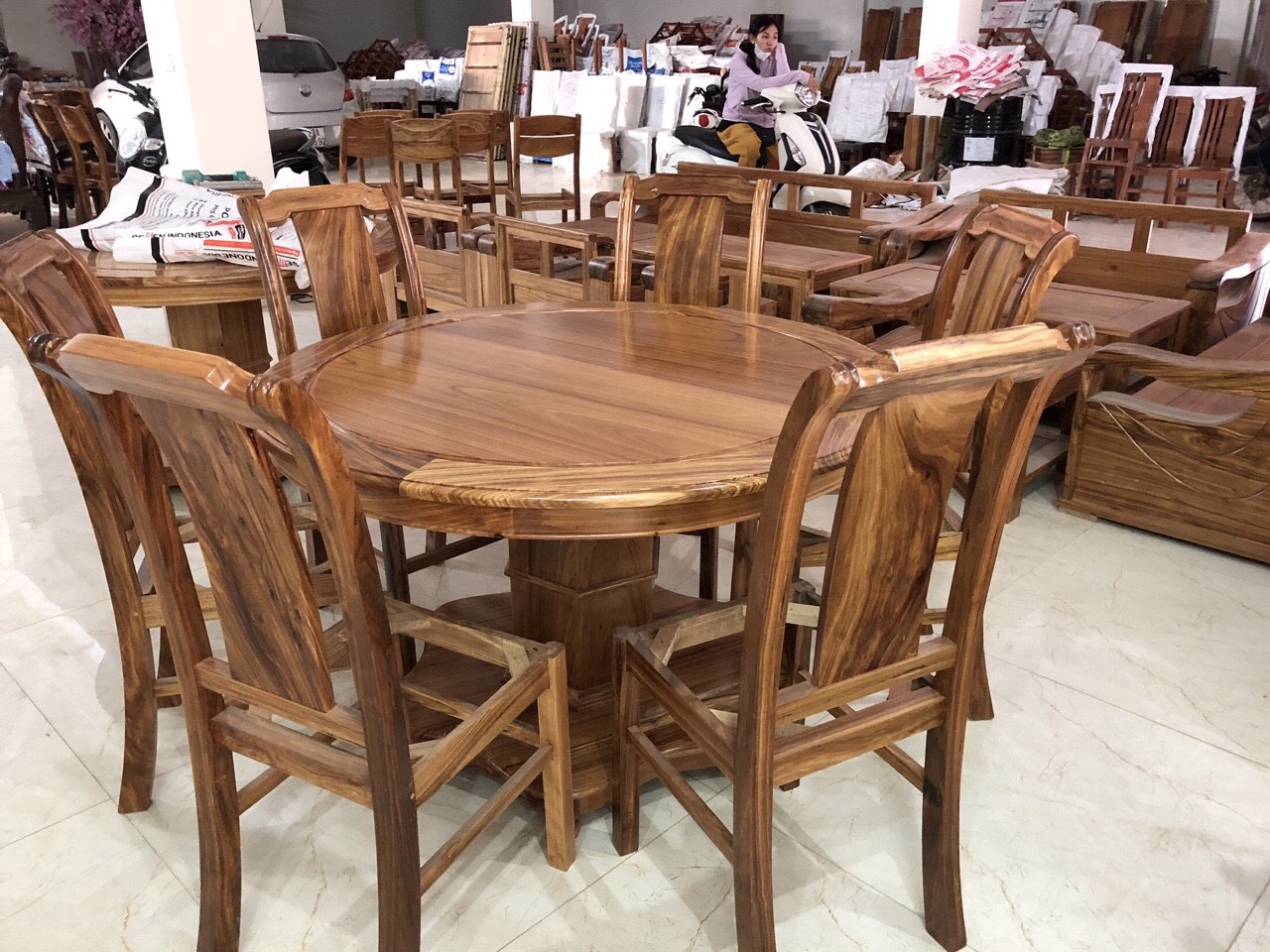bà ăn gõ hương xám tròn xoay 1m2 + 6 ghế