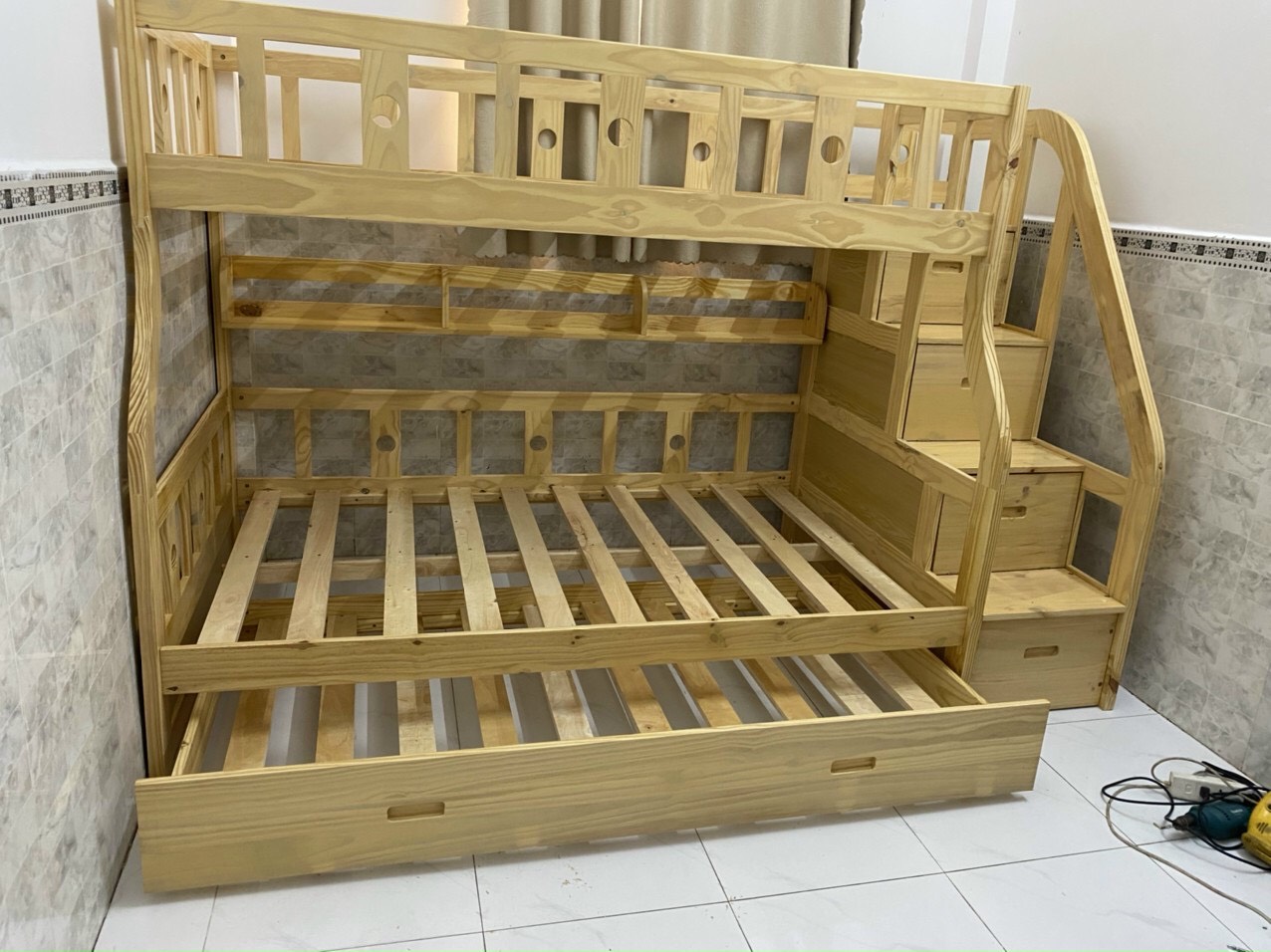 giường tầng gỗ thông 