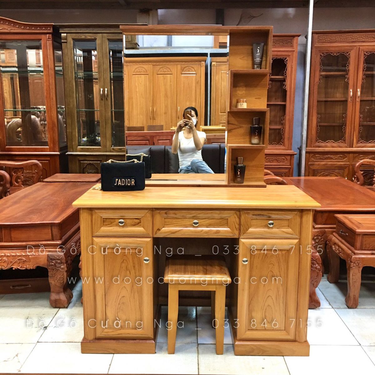 Bàn trang điểm gỗ gõ đỏ 