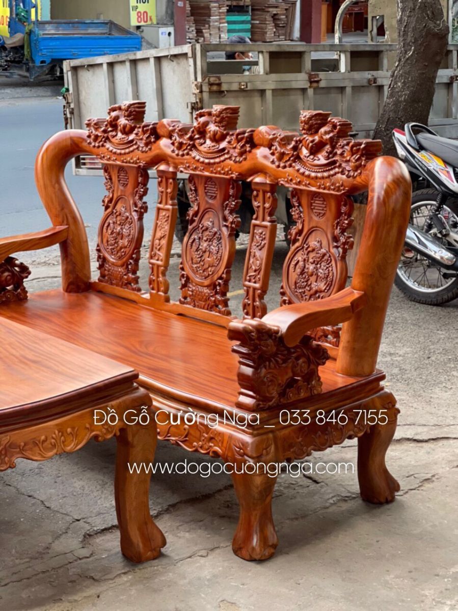 ghế dài của bộ slaon gỗ sa cừ tay 12 