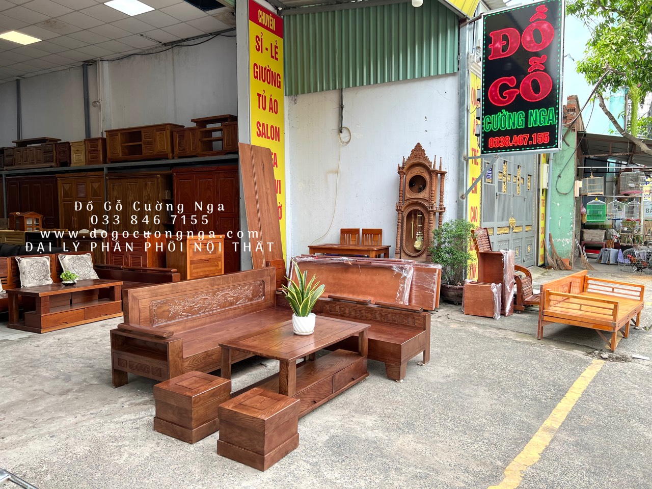 Ghế sofa gỗ sồi nga lau màu óc chó hiện đại 