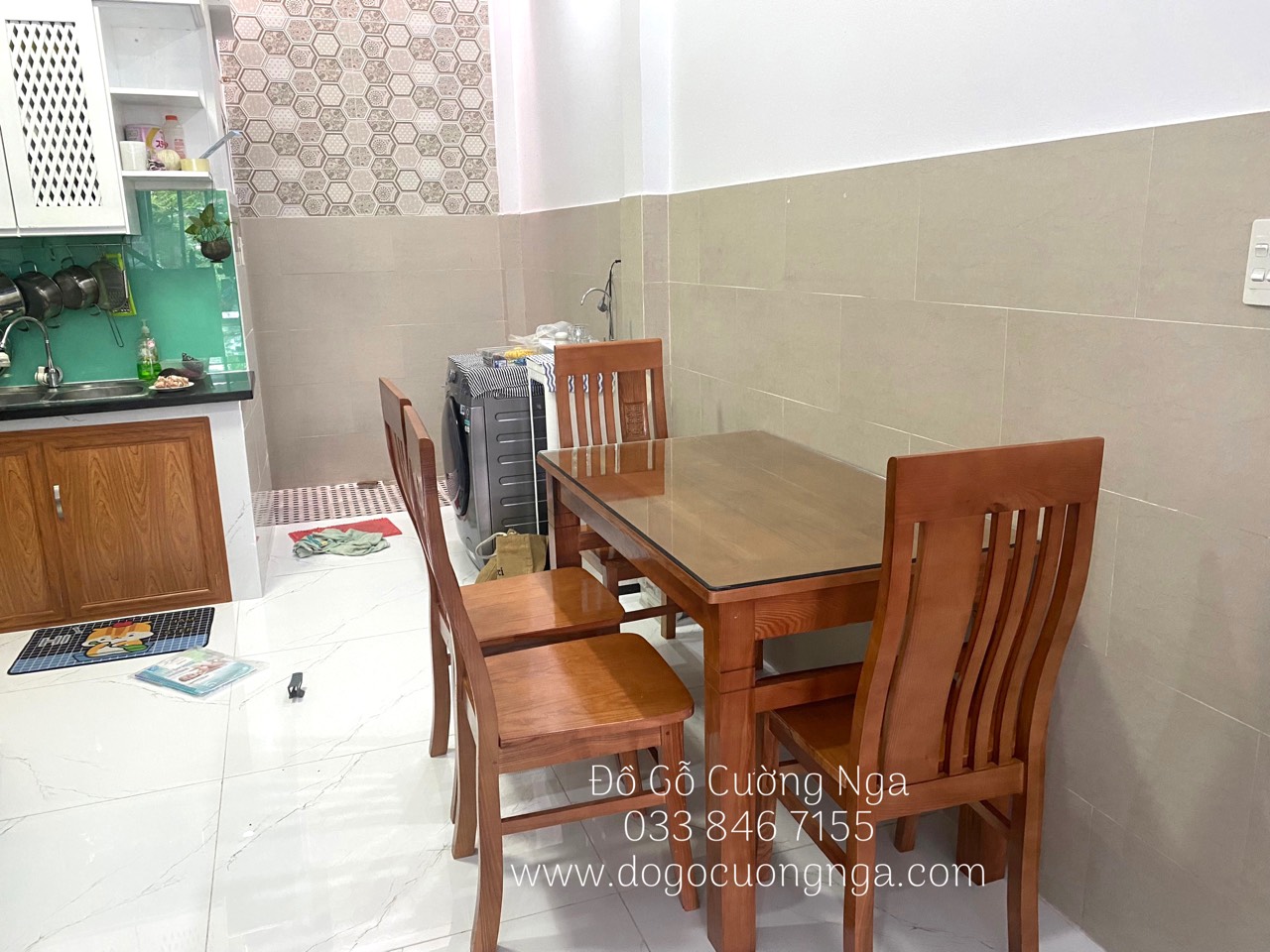 bàn ăn gỗ sôi nga