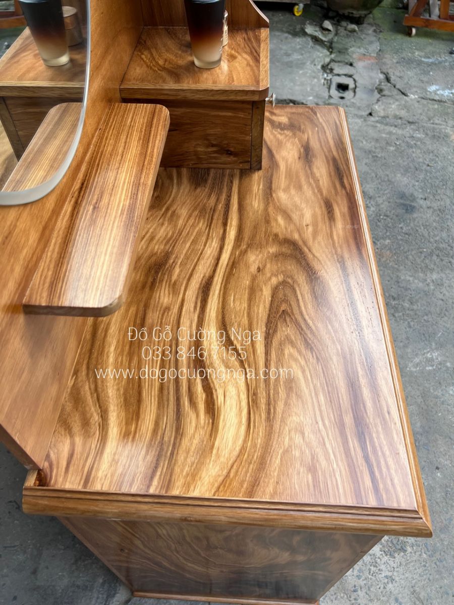 Bàn trang điểm gỗ hương xám 