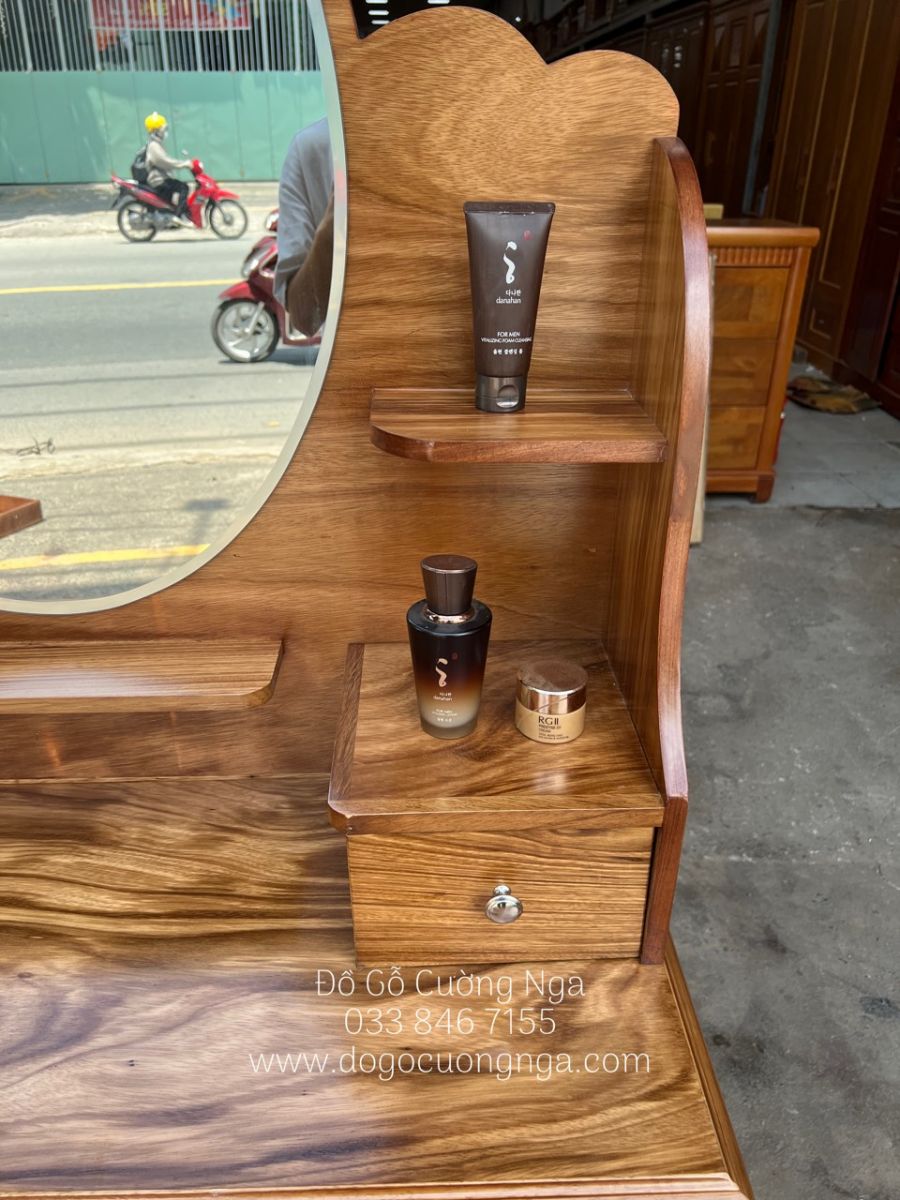 Bàn trang điểm gỗ hương xám 
