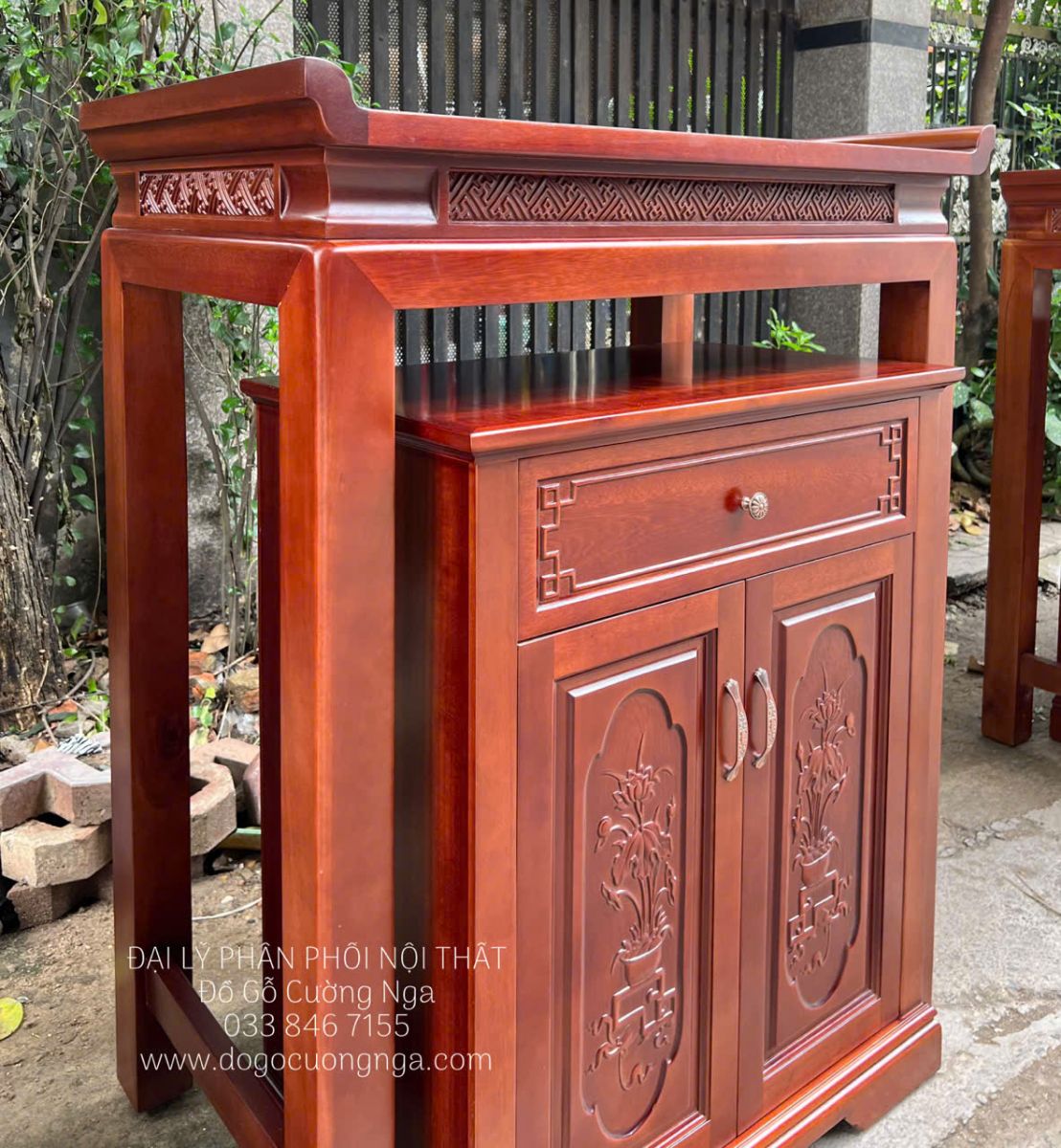 Bàn thờ gỗ xoan đào