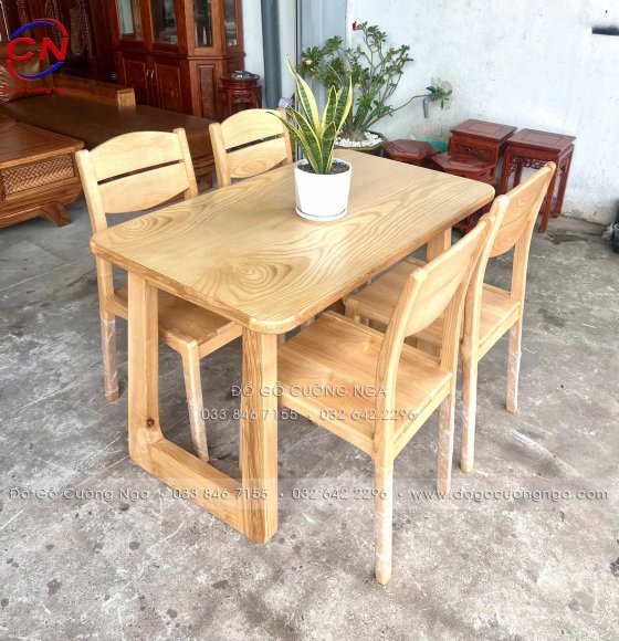 Bàn Ăn Gỗ Sồi Nga 4 Ghế Màu Tự Nhiên Chân Choãi Hiện Đại