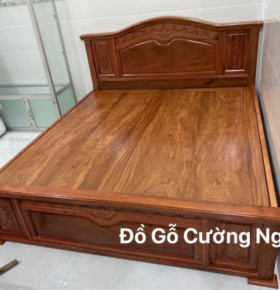 Giường gỗ Hương Đá giao khách - Phú Nhuận 