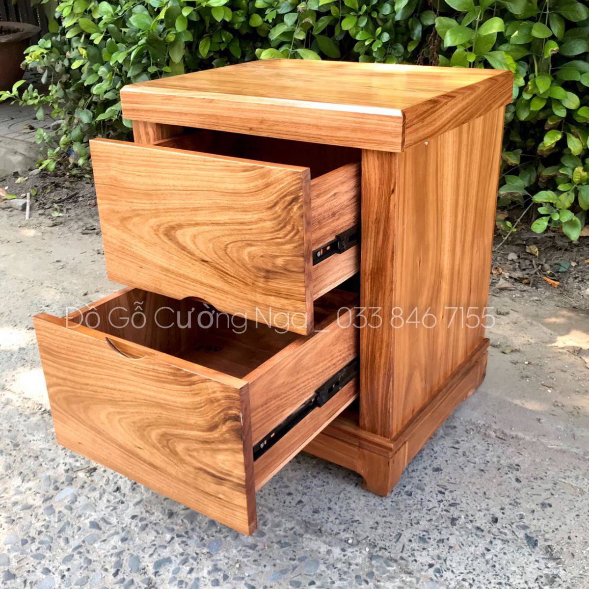 Tap đầu giường gỗ hương xám