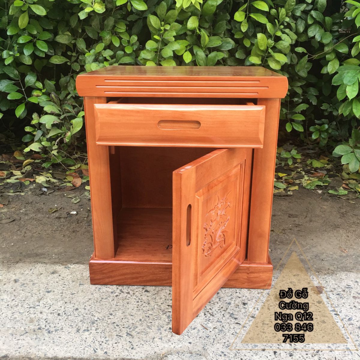 Tap đầu giường gỗ xoan đào 