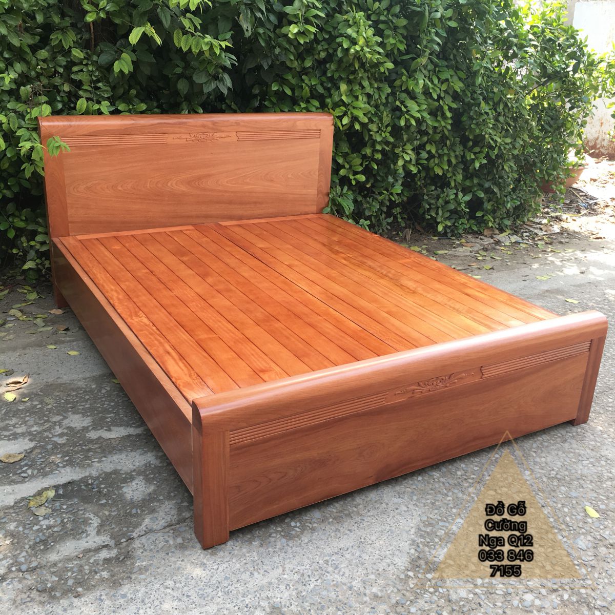 Giường gỗ xoan đào có độ bền cao,