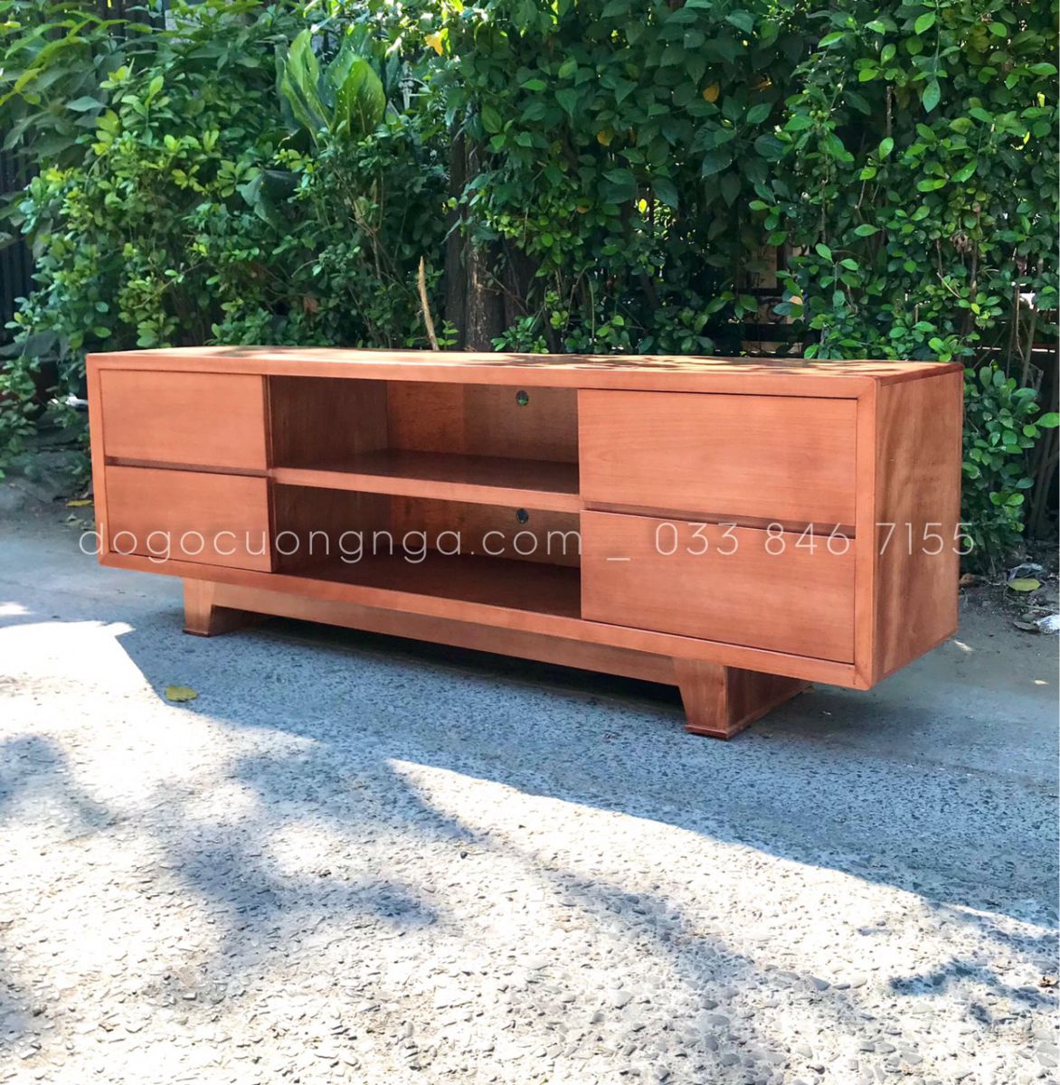 Hình ảnh Mẫu kệ tivi gỗ xoan đào phòng khách đẹp
