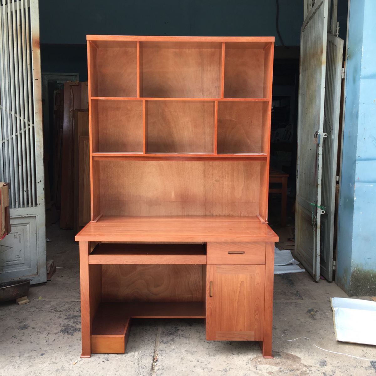 Bàn học sinh gỗ xoan đào