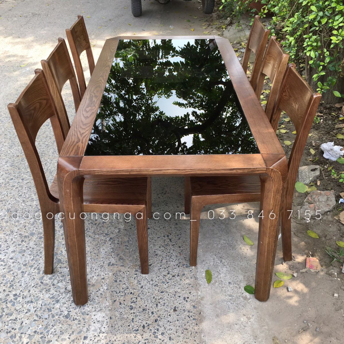 bàn ăn gỗ sồi màu óc chó 
