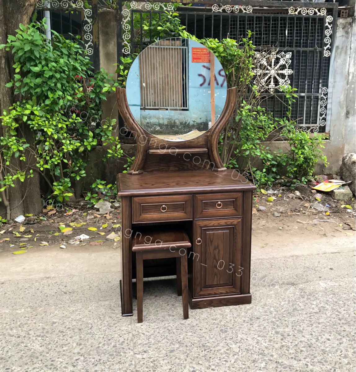 Bàn phấn gỗ Sồi lau màu óc chó - gương tròn 