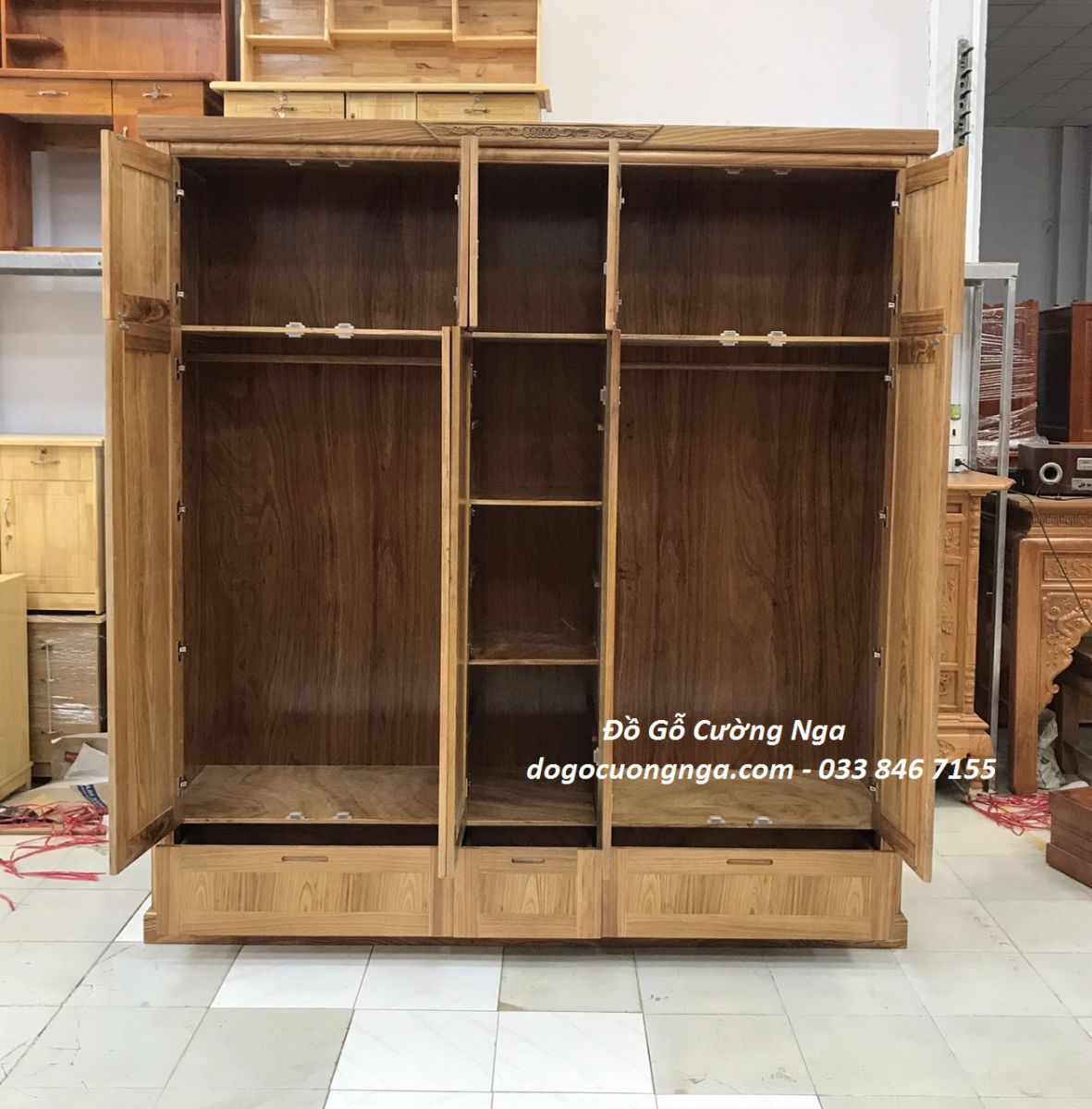 thiết kế bên trong tủ áo gỗ hương xám 5 cánh 2 tầng