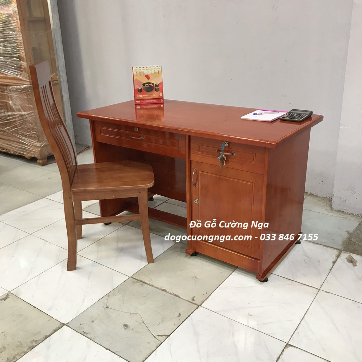 Bộ bàn làm việc gỗ thông ghép 