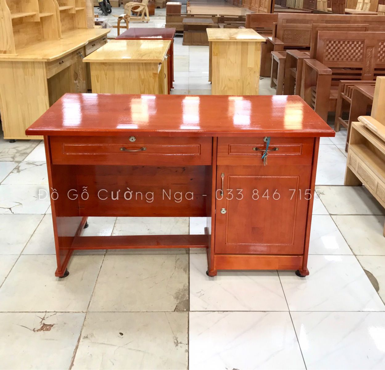 Bàn làm việc gỗ thông ghép
