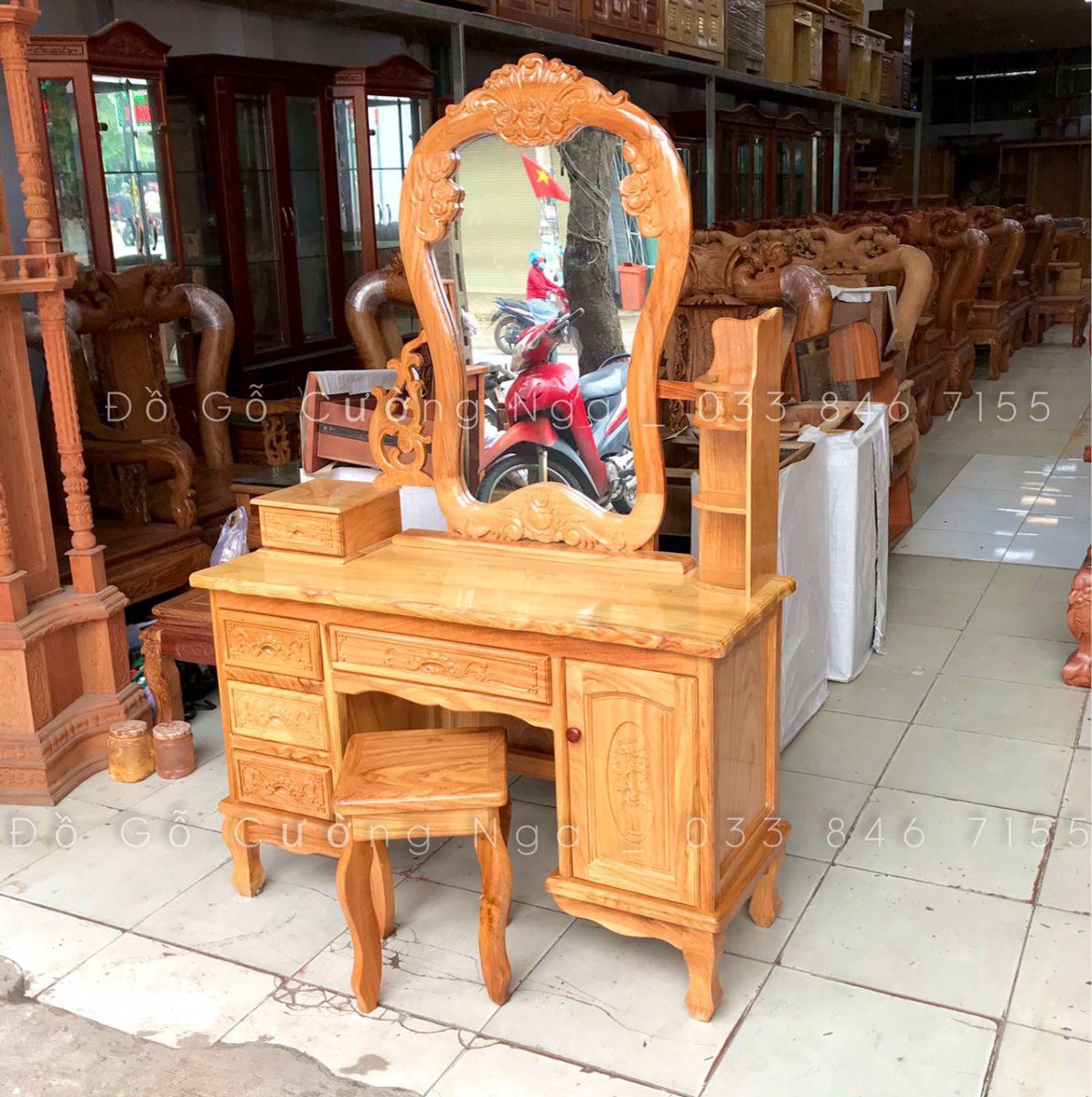 Bàn trang điểm gỗ gõ đỏ sang trọng 